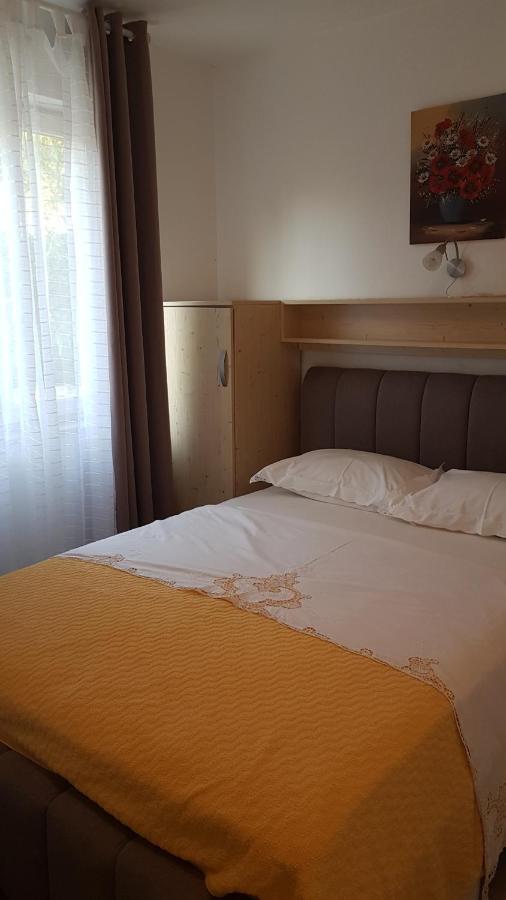 Apartmani Ljerka Malinska Exterior foto