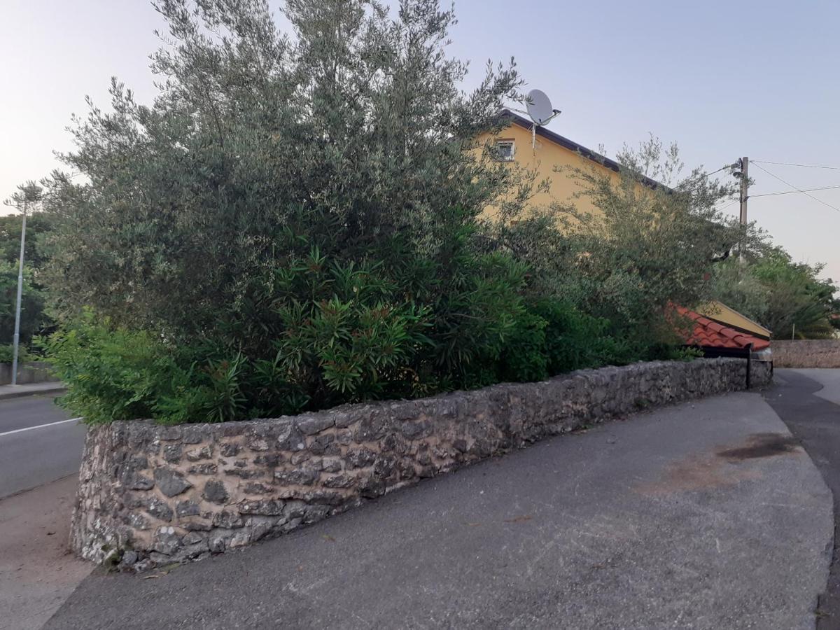 Apartmani Ljerka Malinska Exterior foto