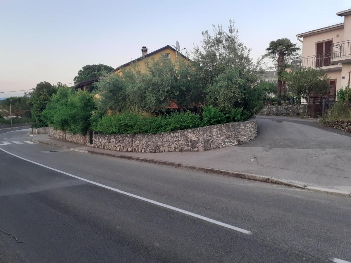 Apartmani Ljerka Malinska Exterior foto